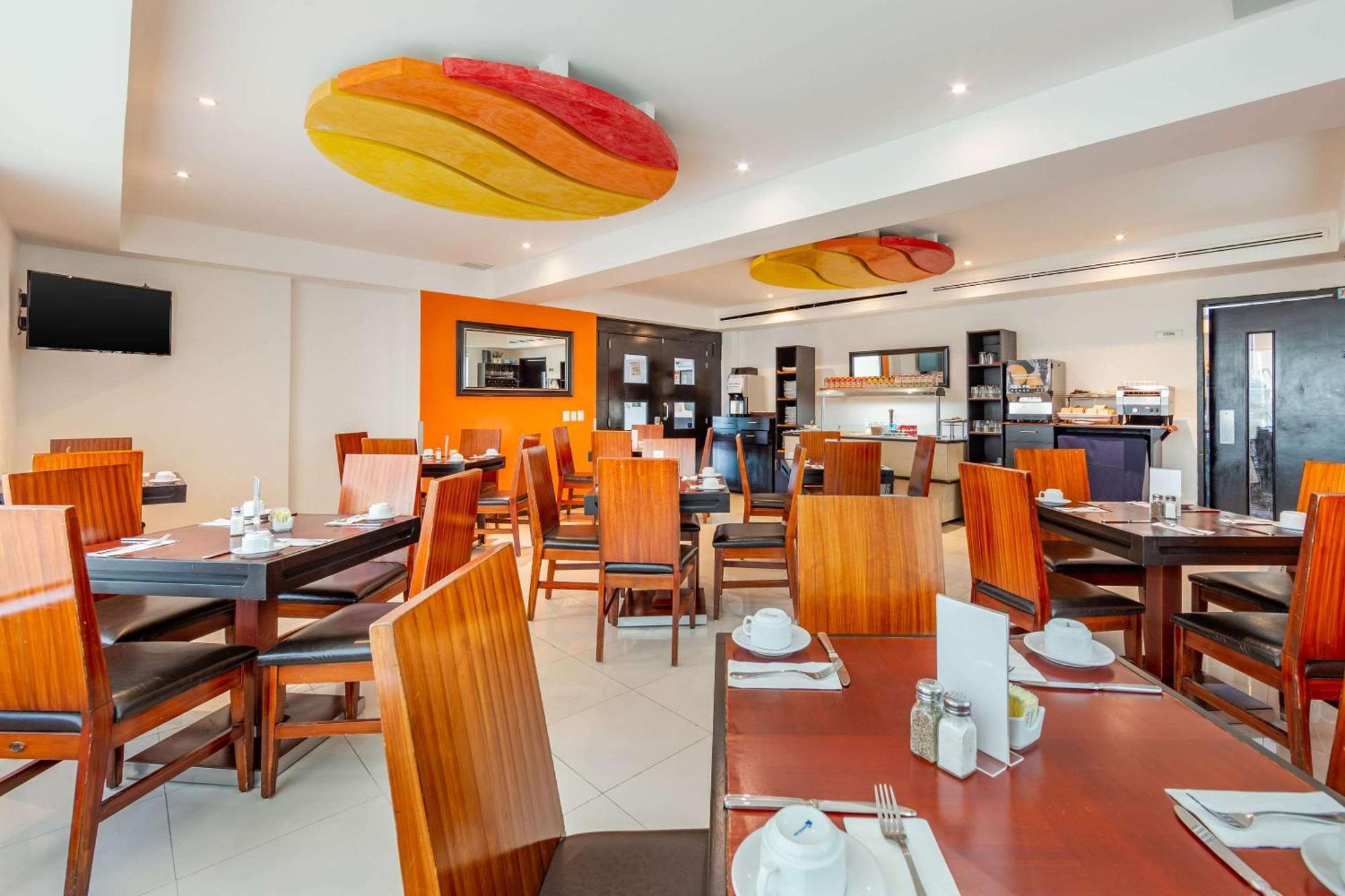 Comfort Inn Cancun Aeropuerto Eksteriør billede