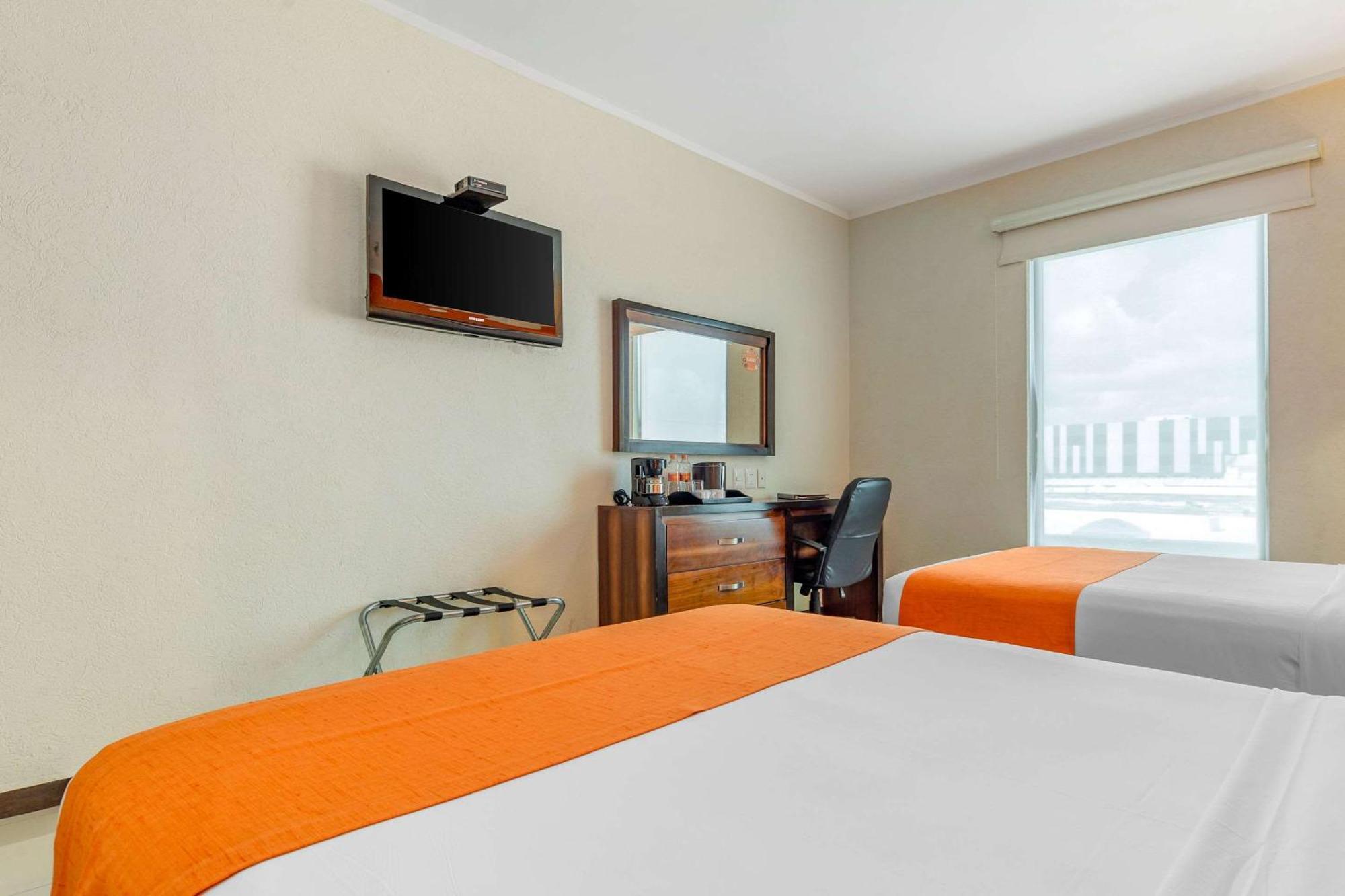 Comfort Inn Cancun Aeropuerto Eksteriør billede