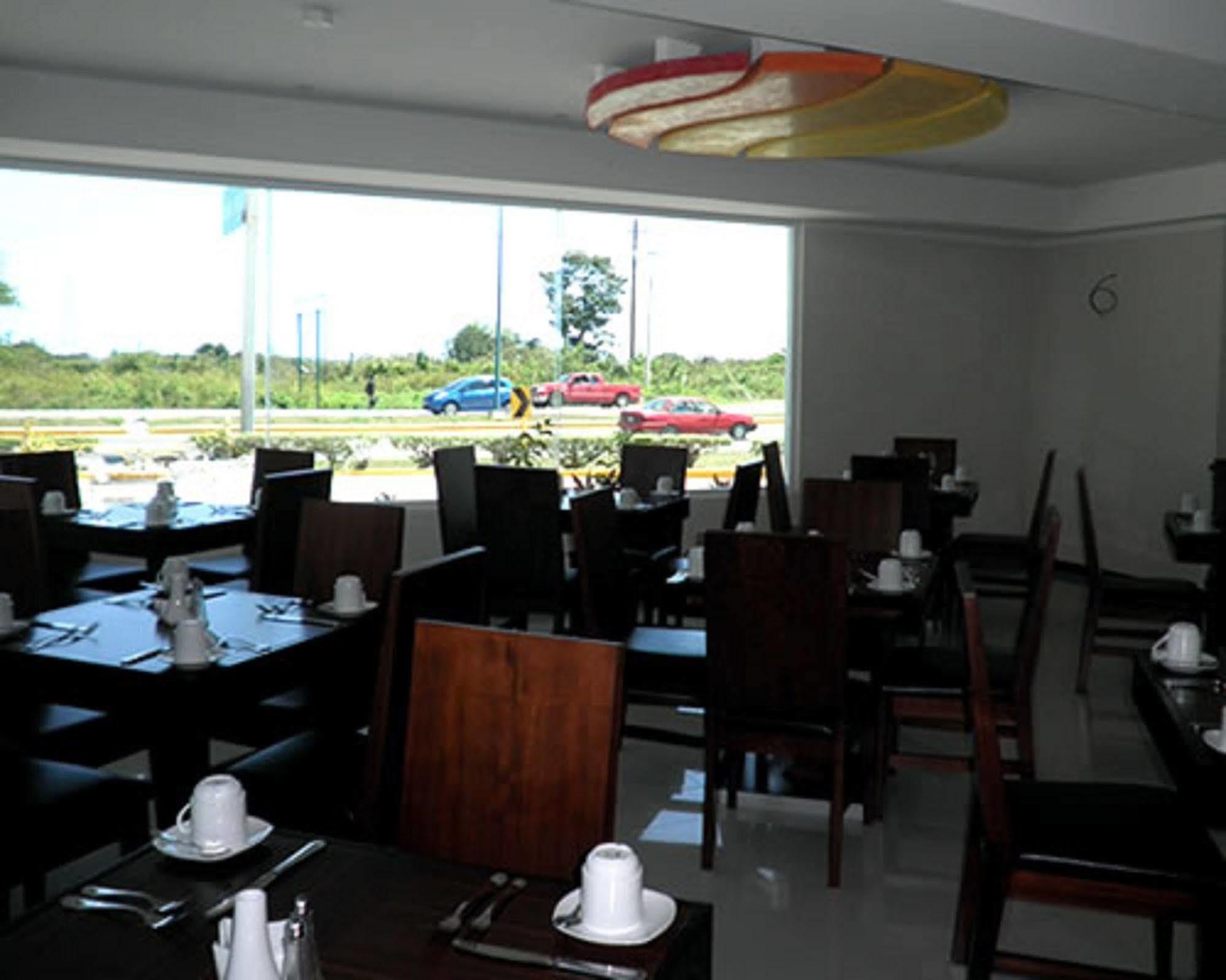 Comfort Inn Cancun Aeropuerto Eksteriør billede